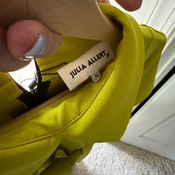 Julia Allert Funky Dress with Collar and Chest Slit - Picture 4 of 5